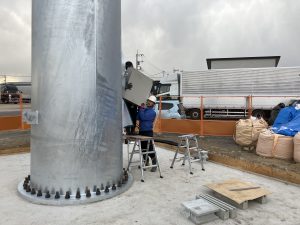 風車内に計測機器搬入
