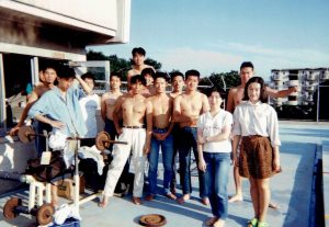 高校卒業4年後の同期が集結。後輩が勝つと、先輩も集まる